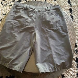 Men’s Oakley shorts 34